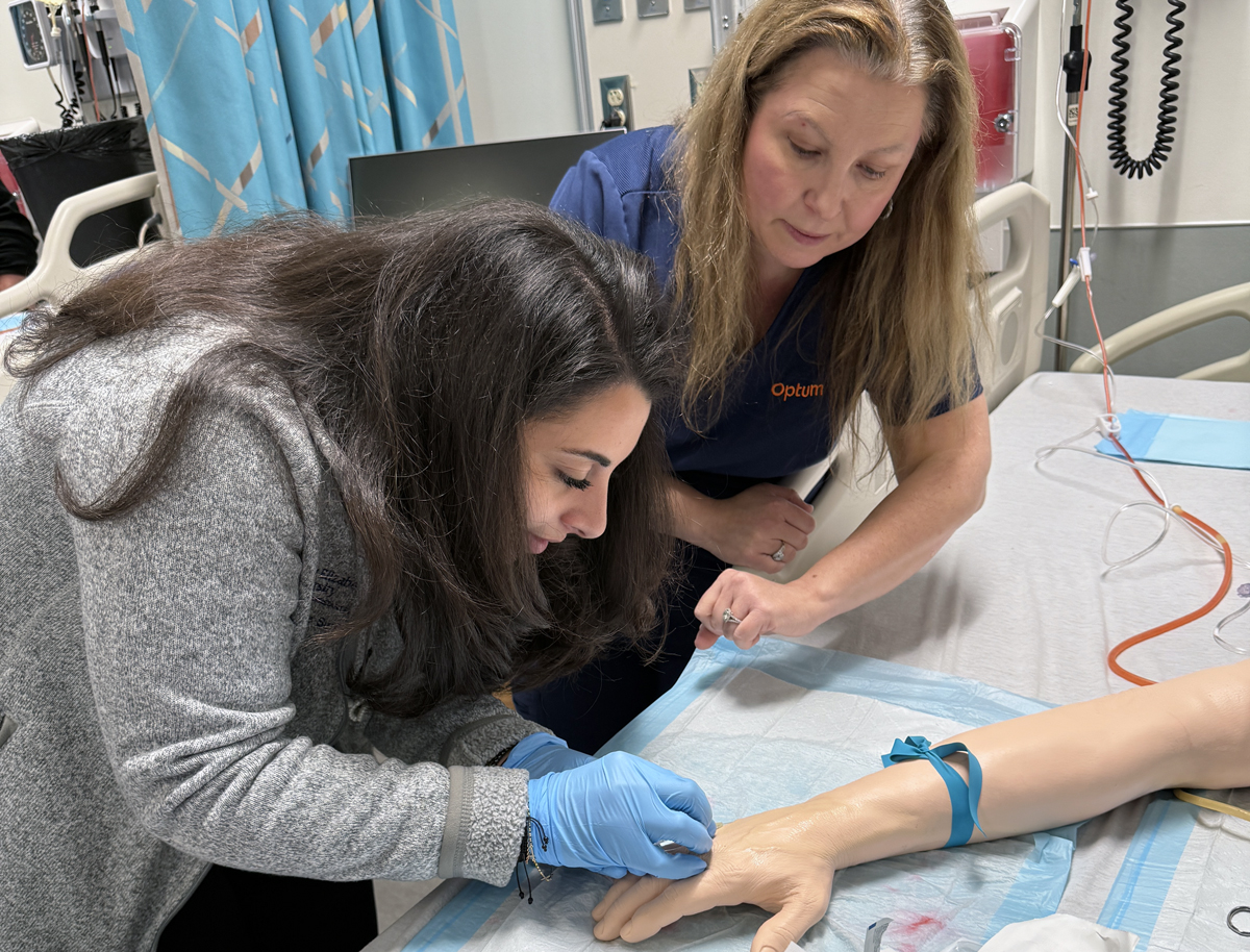 Physician Assistant Students Practicing in the Simulation Center at SEU